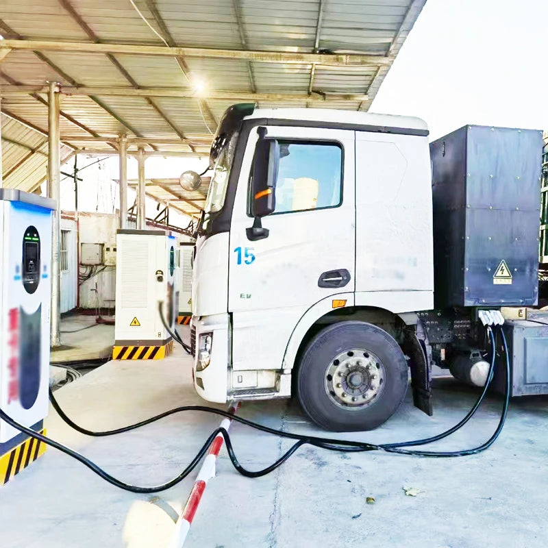 YUGONG High Quality 400kW Double Gun Ultra-fast EV Charger Piles for Electric Buses Truck Electric Vehicle Charging Station